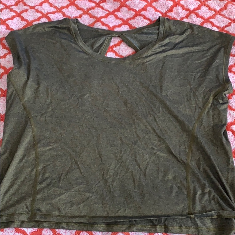 Lululemon crop top